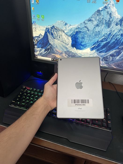 iPad 5 32 ГБ Wi-Fi Ідеальний Планшет