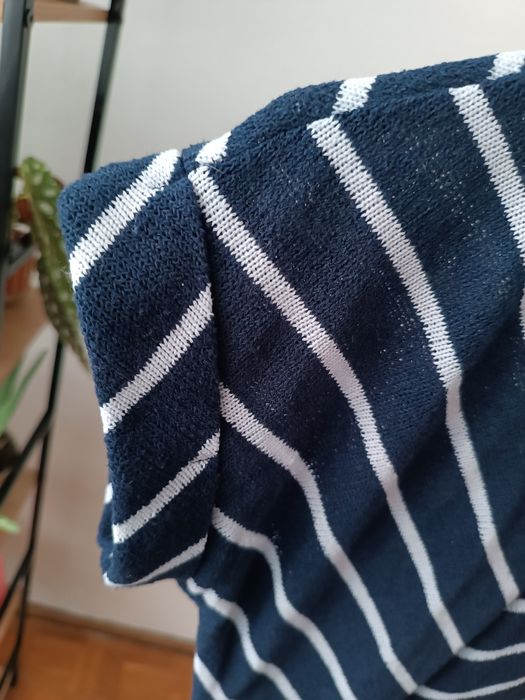 Krótka sukienka w paski Reserved