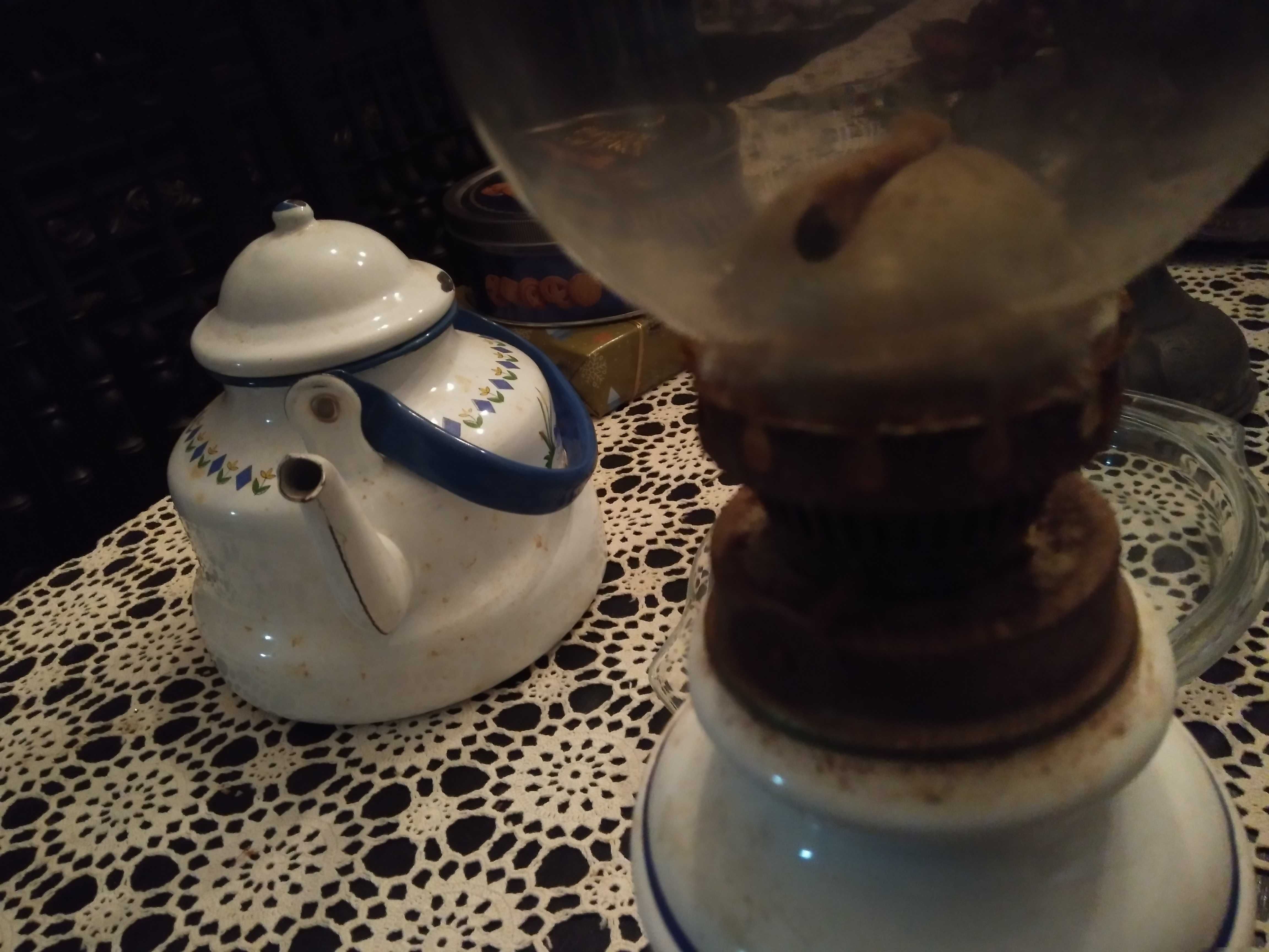 2 Peças muito valiosas e raras (bule e lamparina) vintage