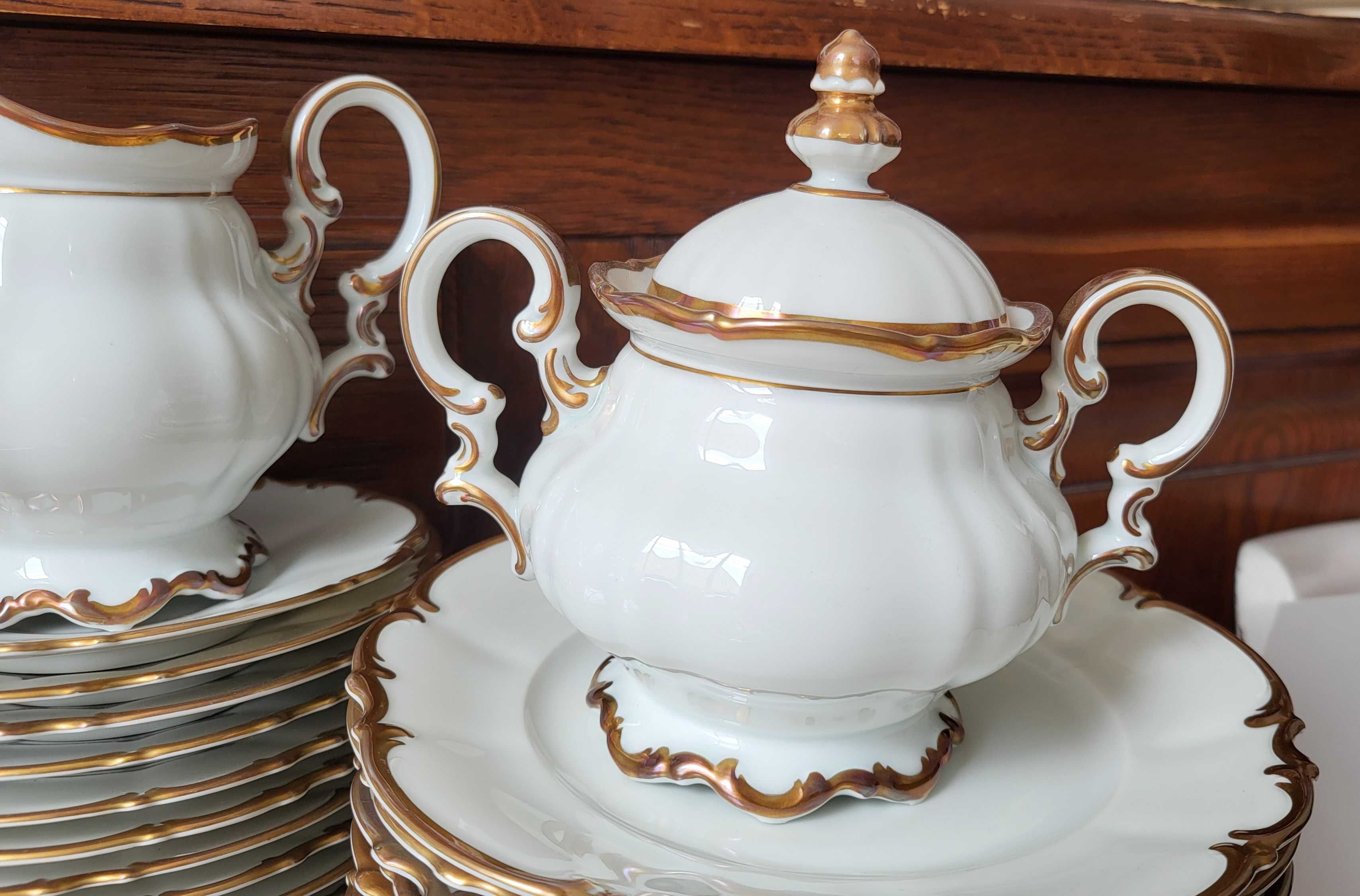 Старинный сервиз Hutschenreuther Selb Германия. Продажа попредметно.