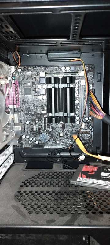 Komputer z płytą ITX ASRock, Celeron J1900 8GB RAM, SSD 120 GB NAS