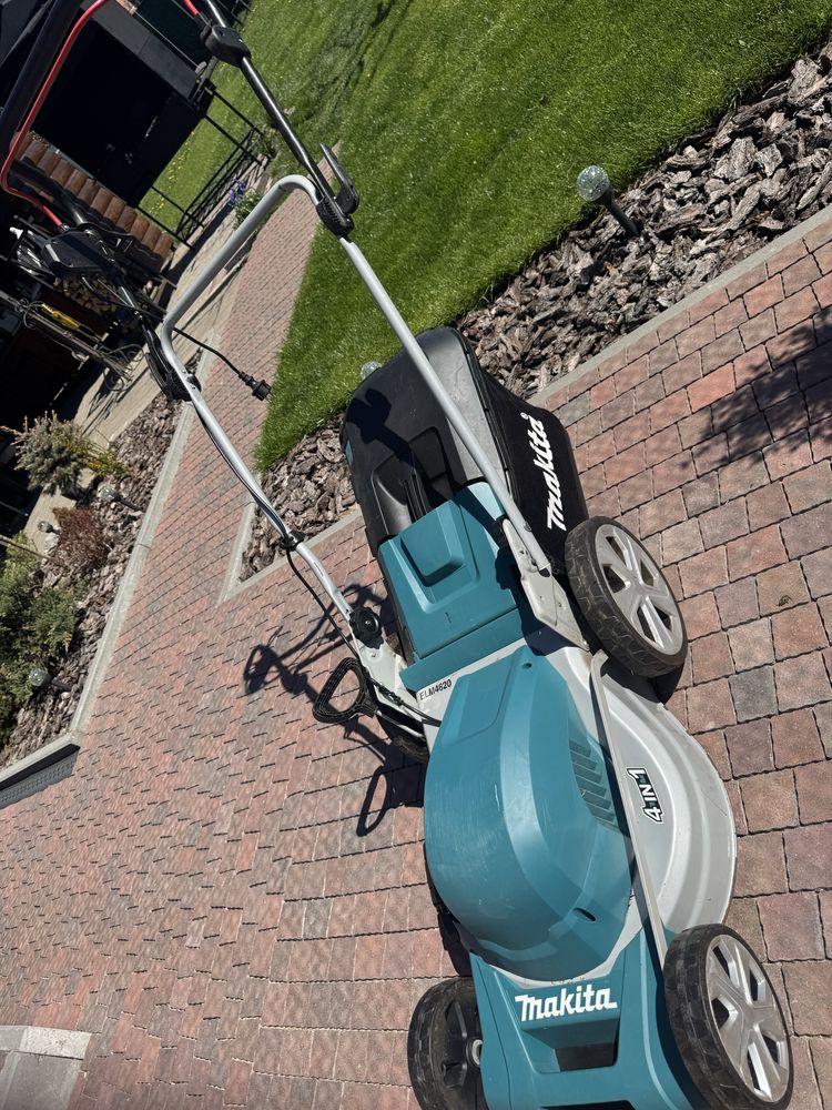 Газонокосарка електрична Makita ELM4620