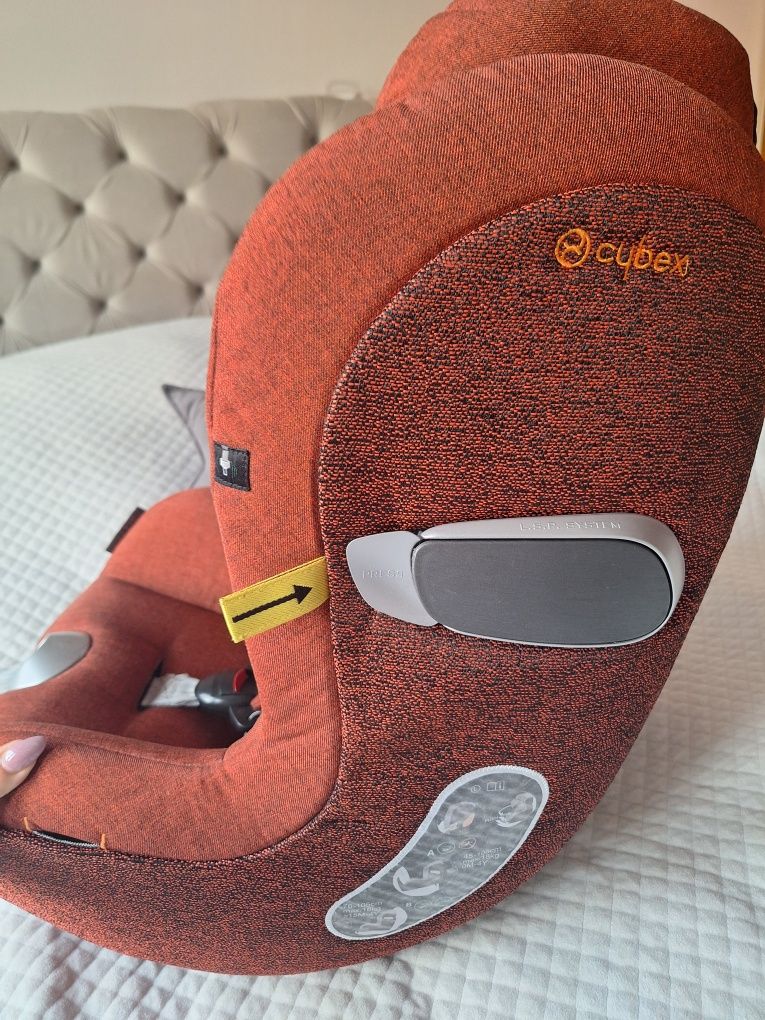 Fotelik samochodowy Cybex Sirona Z-i Size ( 0-18kg) kolor Autumn Gold.