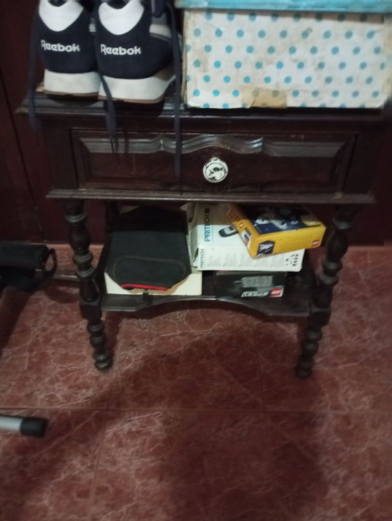 Mesa de cabeceira