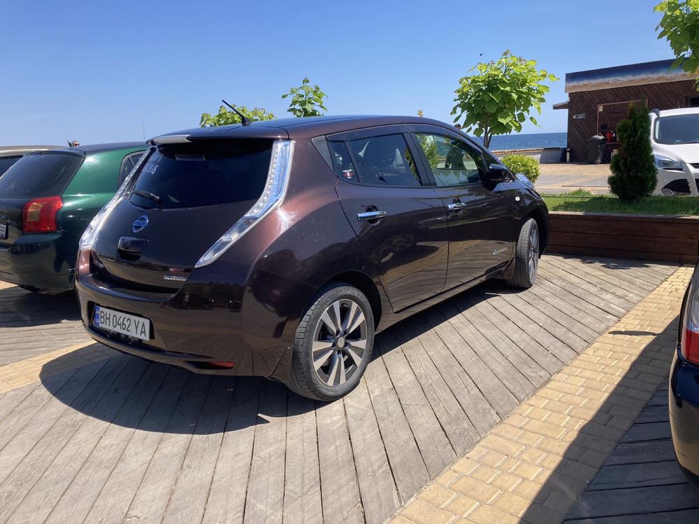 Продам электромобиль Nissan Leaf (Ниссан Лиф)