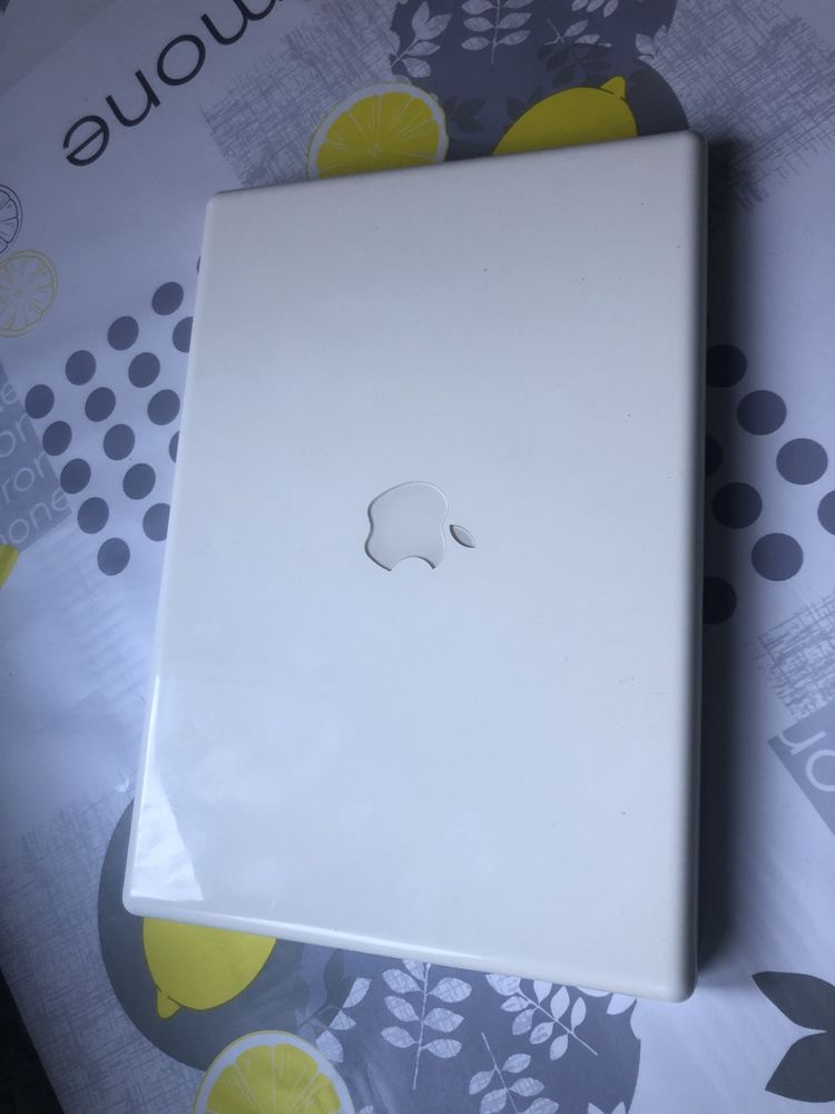 MacBook Air 2011/ Macbook 2007 white edition