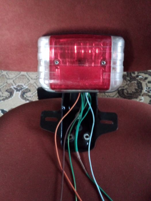 Задній стоп з поворотами 12v і з кріпленням номера