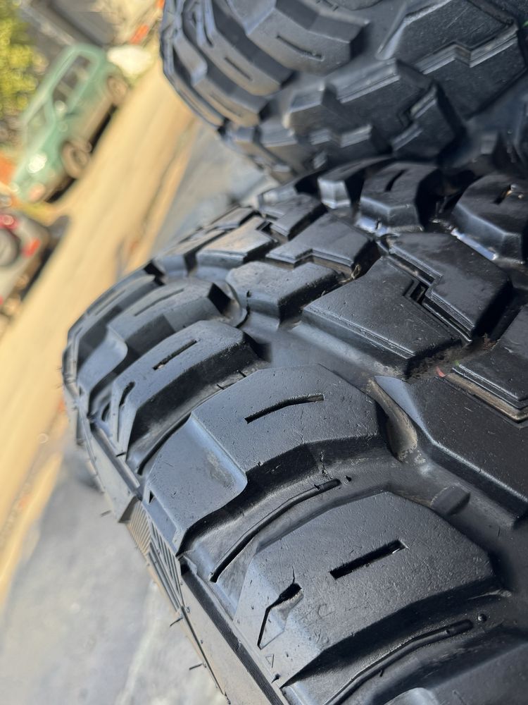 KUMHO road venture LT 265/70 R17
