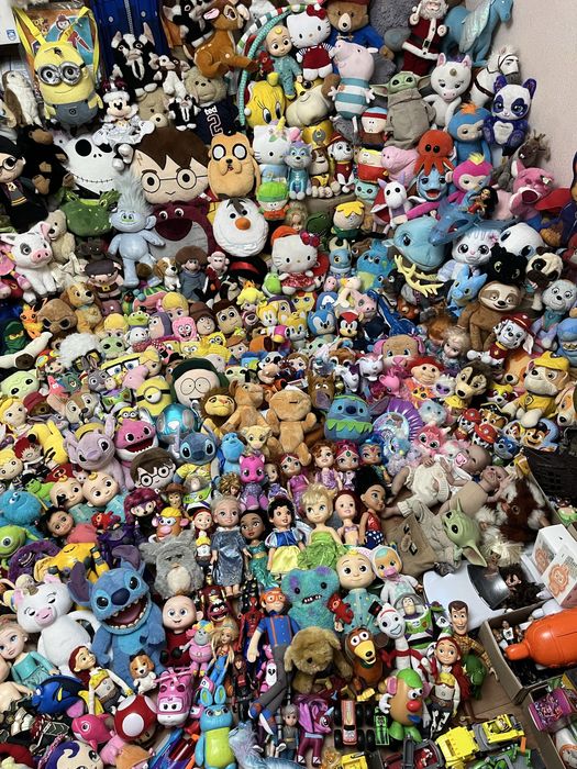 Іграшки ціни різні