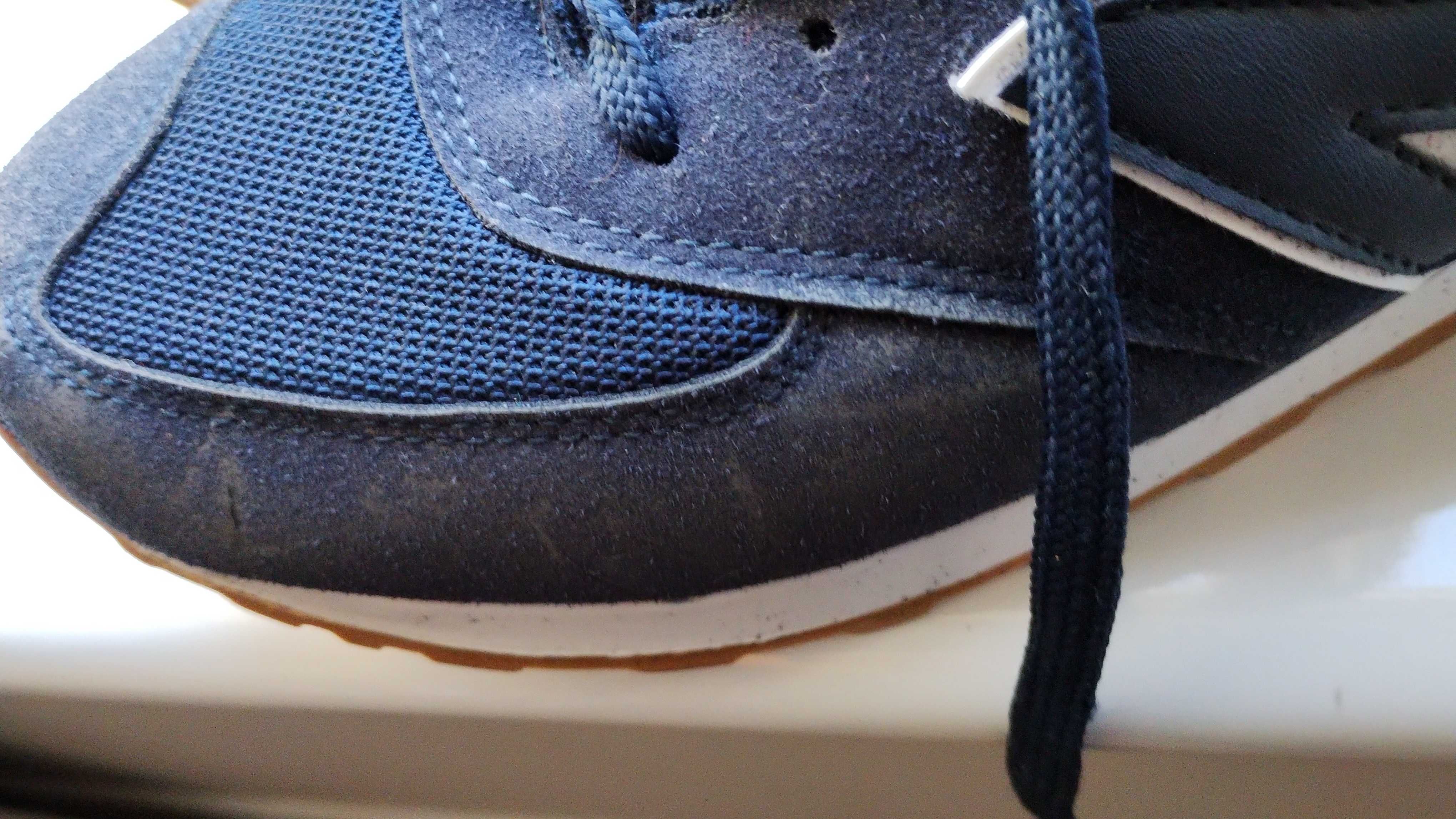 Nowe buty New Balance 43 model 574