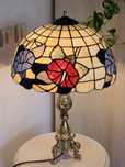 Lampa witrazowa Tiffany Styl.Podstawa mosiezna Stan Idealny.