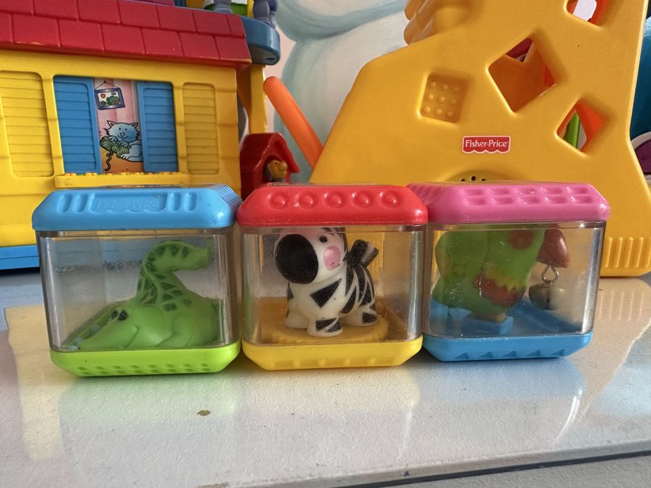 Іграшки дитячі, домік, сенсорні кубики