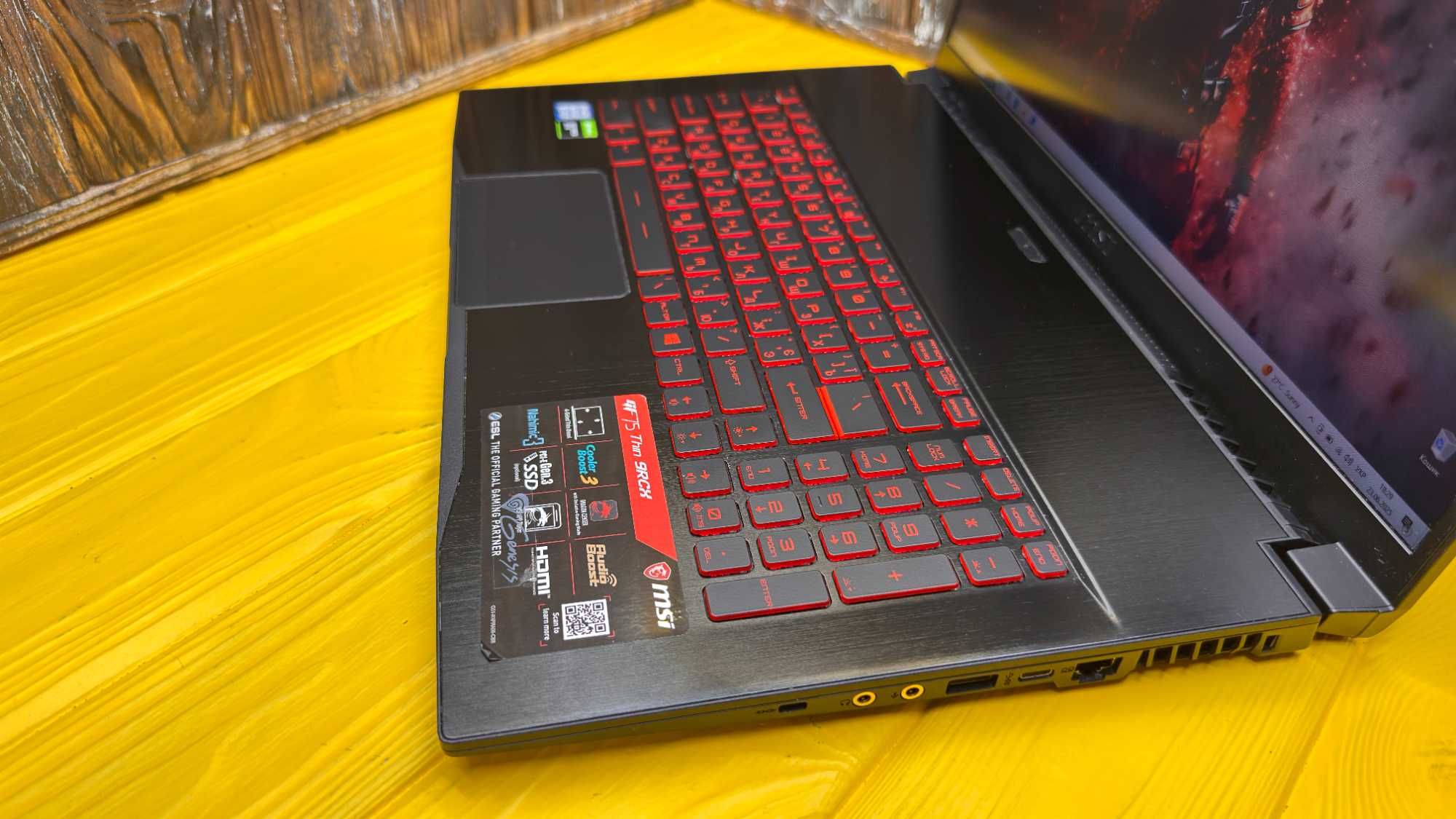 Стильный Игровой Ноутбук MSI GF75 Thin /17.3" FHD IPS/GTX 1050 TI 4 GB