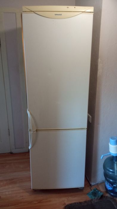 Продам холодильник Snaige RF 360