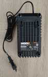 Ładowarka baterii Worx WA3880 20 V 2 A