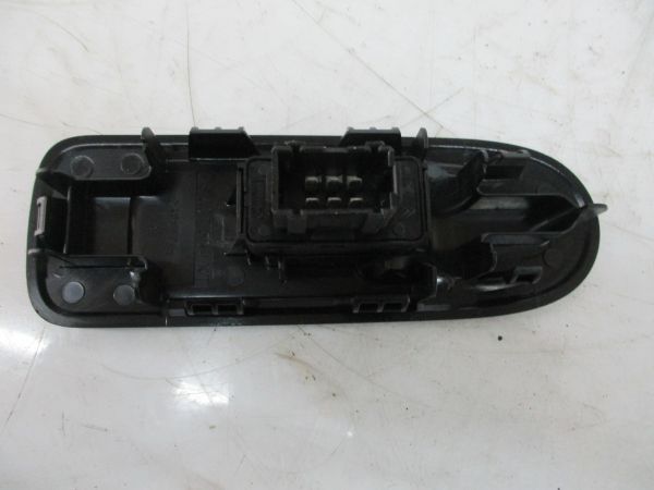 Comando / botão / interruptor vidros frente direito CITROËN C3 II (SC_