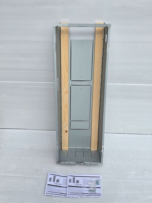 Schneider Resi9 Taca montażowa podtynkowa 1x13 modułów wysokość 855 mm