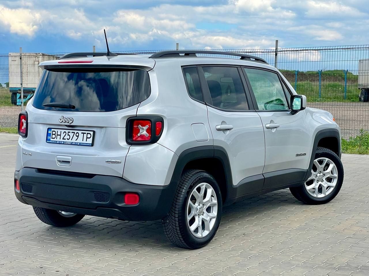 Продам Jeep renegade 2018 год. Автомат.