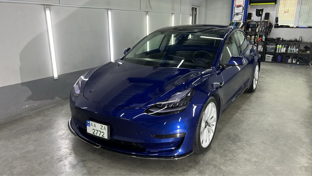 Tesla Model 3 Карбонова губа, спліттер (лип-спойлер).