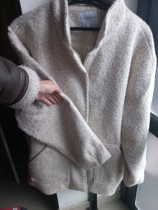 Жіноча курточка бомбер