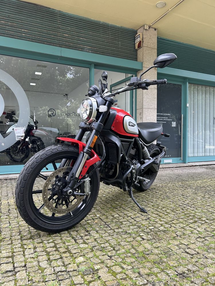Ducati Scrambler 800 Red 2021