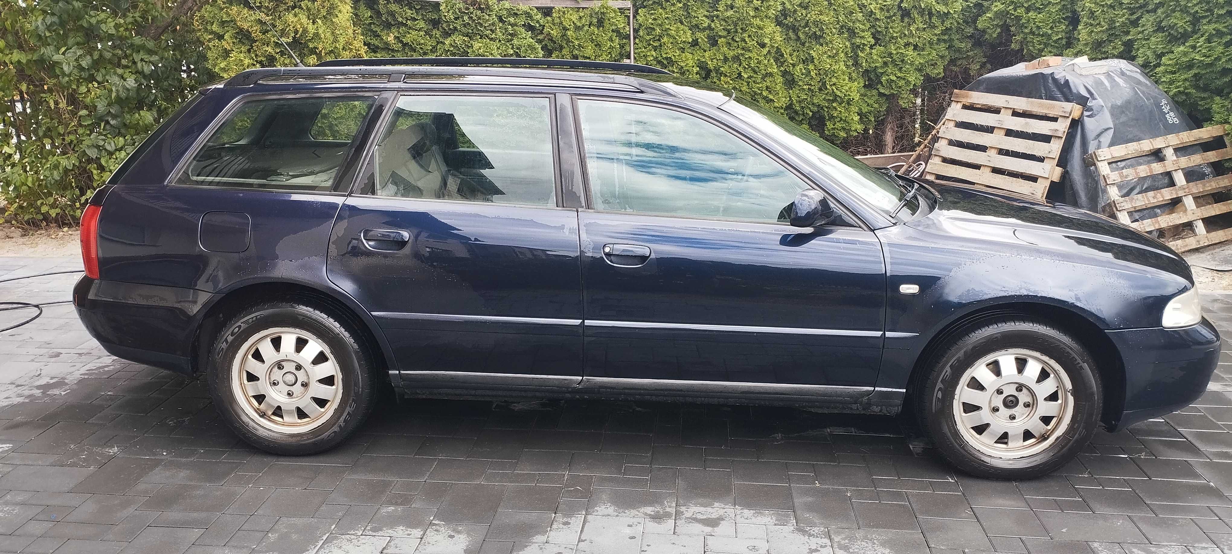 Audi A4 kombi 2001r. 1.9 Tdi