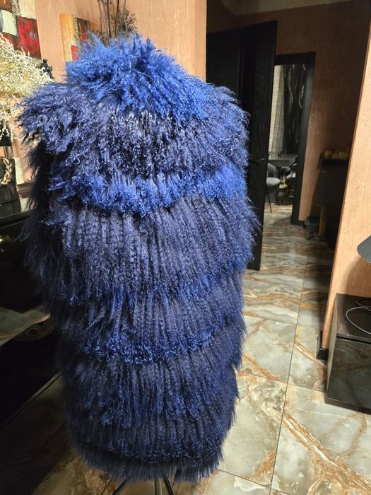 Продам жилетки,шуби хутро лама