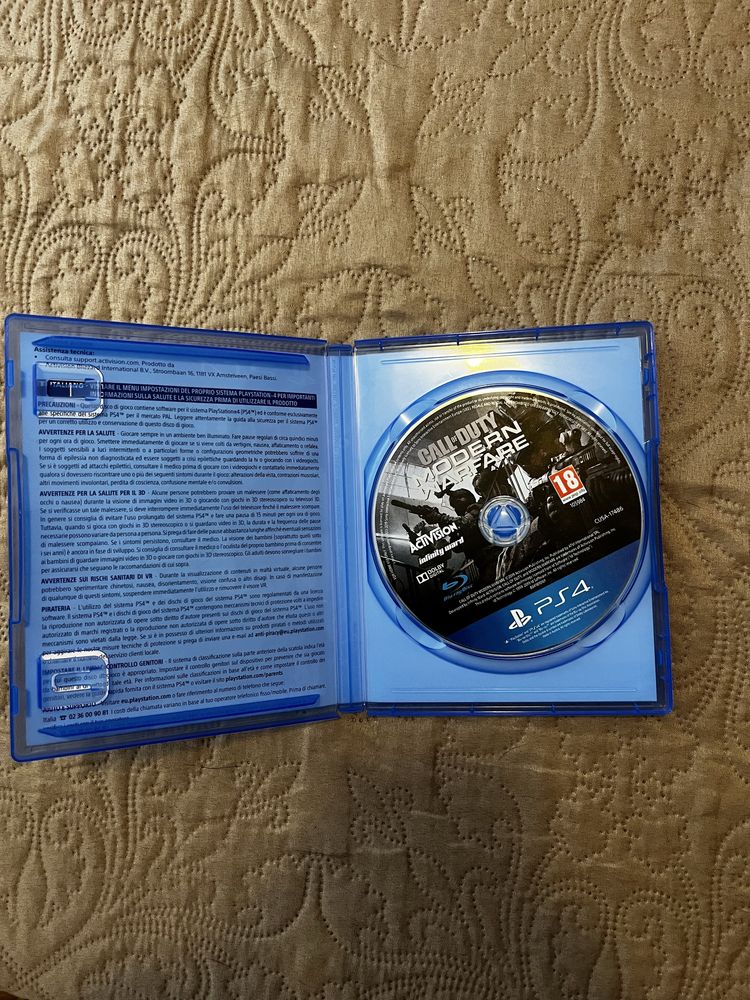 Ps4 slim 500gb com 3 jogos