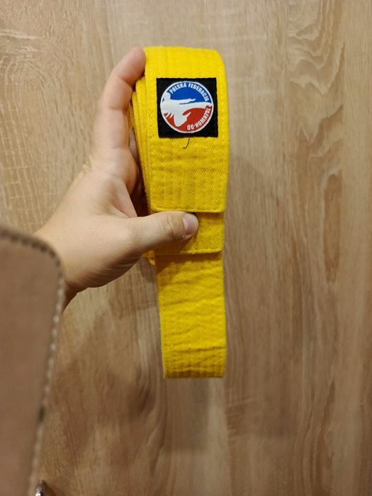 Pas taekwondo żółty