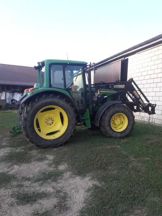 traktor John Deere 6320