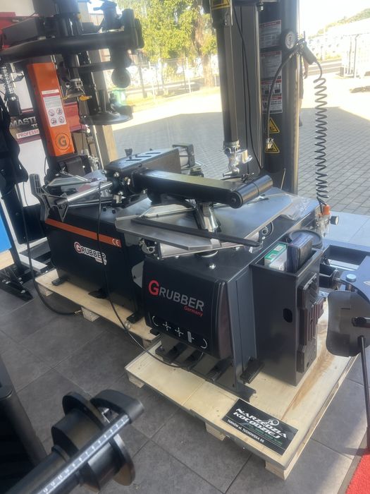 Maszyny wyposazenie Montażownica i wyważarka Hofmann z wyposaż.