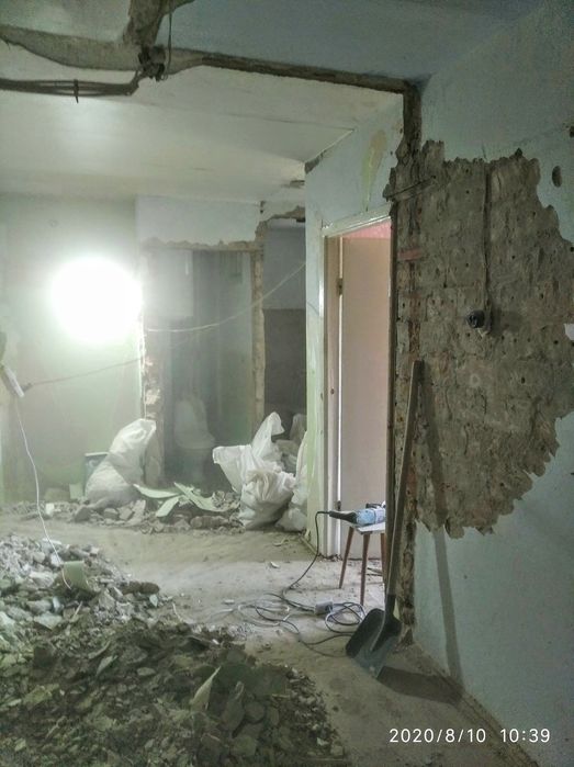 Демонтаж. Перепланировка квартир. Стяжка пола. Бетонные работы.