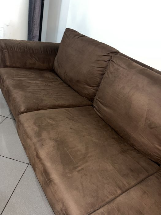 Sofá chaise longue castanho