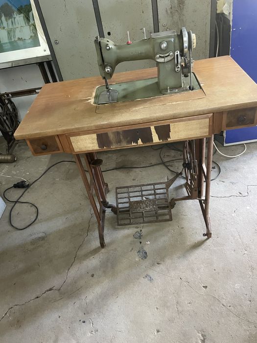 Maquina de costura Oliva