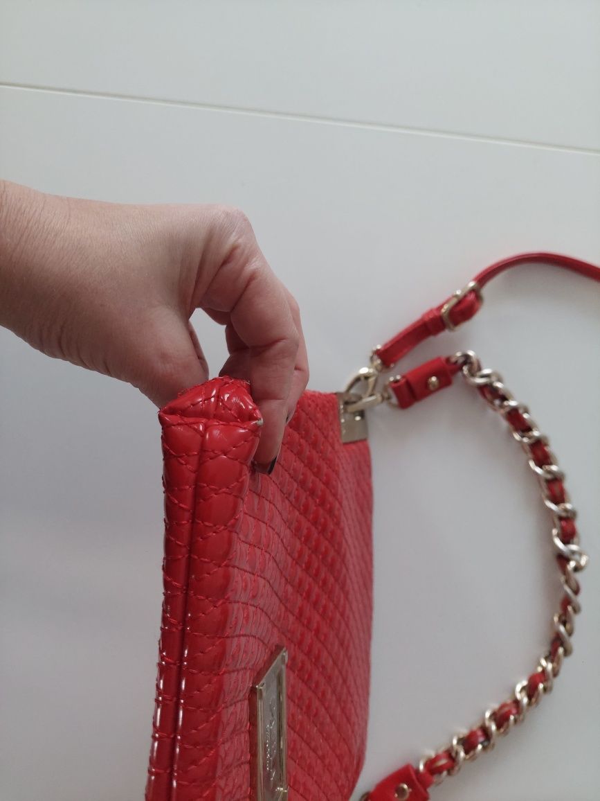 Damska czerwona pikowana małą lakierowana torebka Pabia