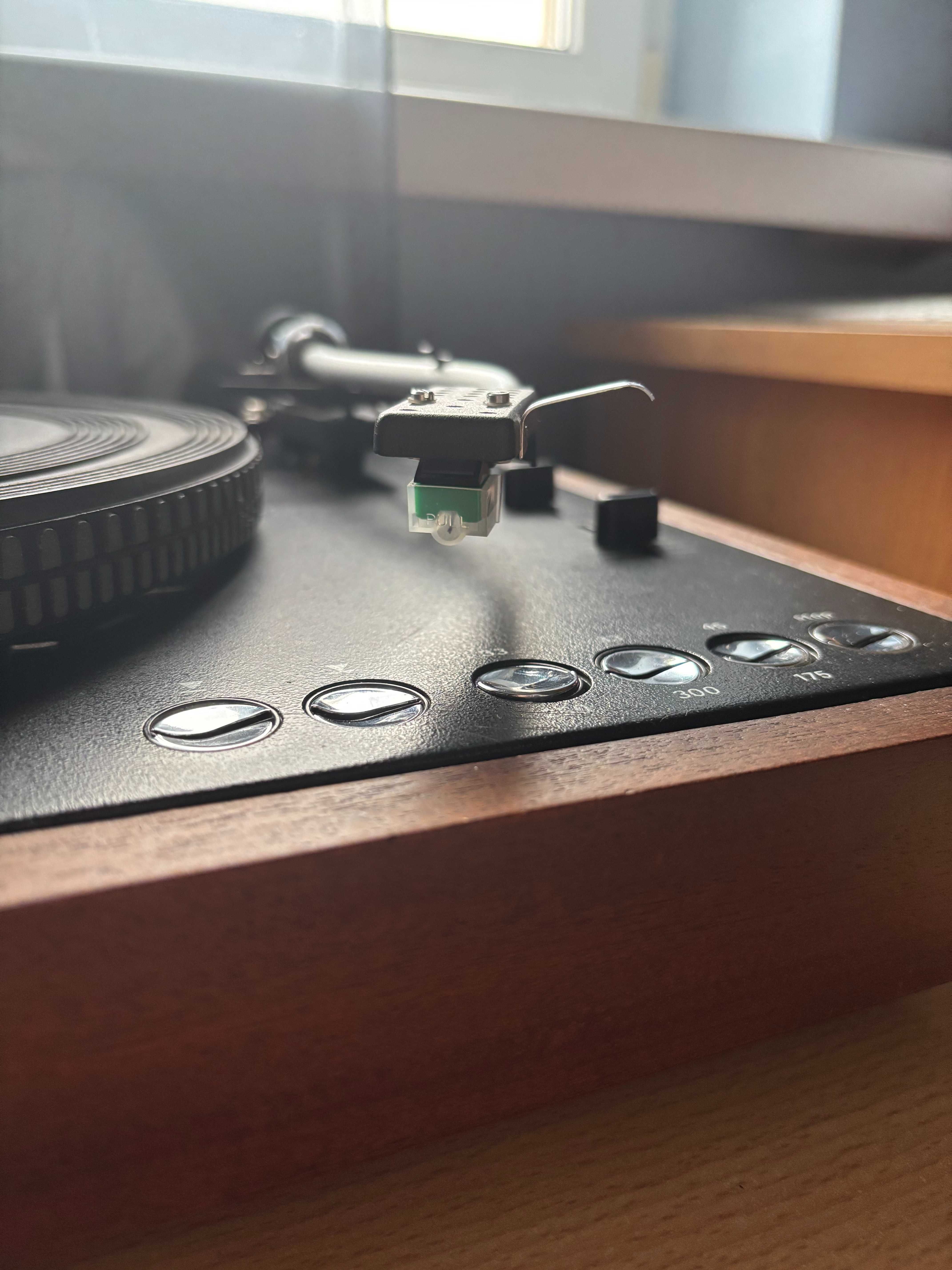 Gramofon Daniel G1100 fs