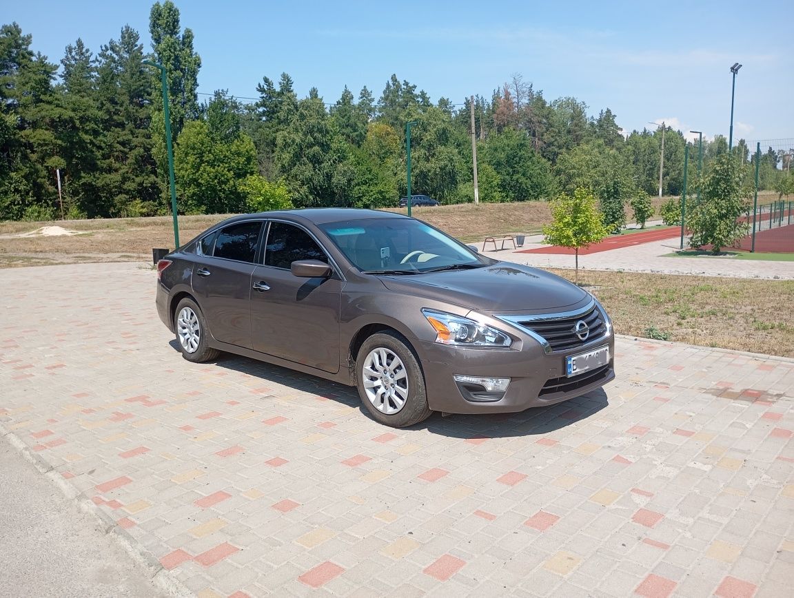 Авто Nissan Altima 2013
