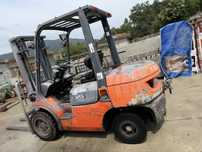 Empilhador Toyota de 3 Toneladas