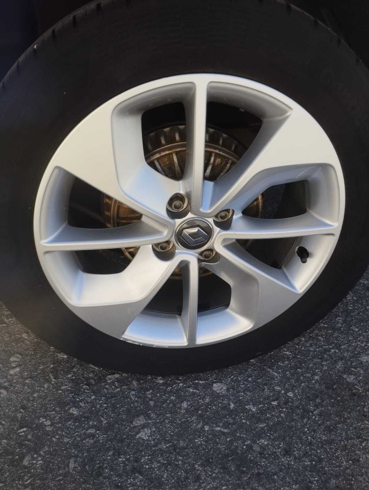 Carrinha econômica Renault Clio