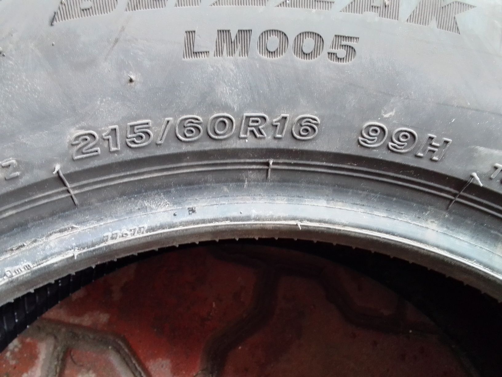 Opona zimowa 215/60r16 BRIDGESTONE 2022r