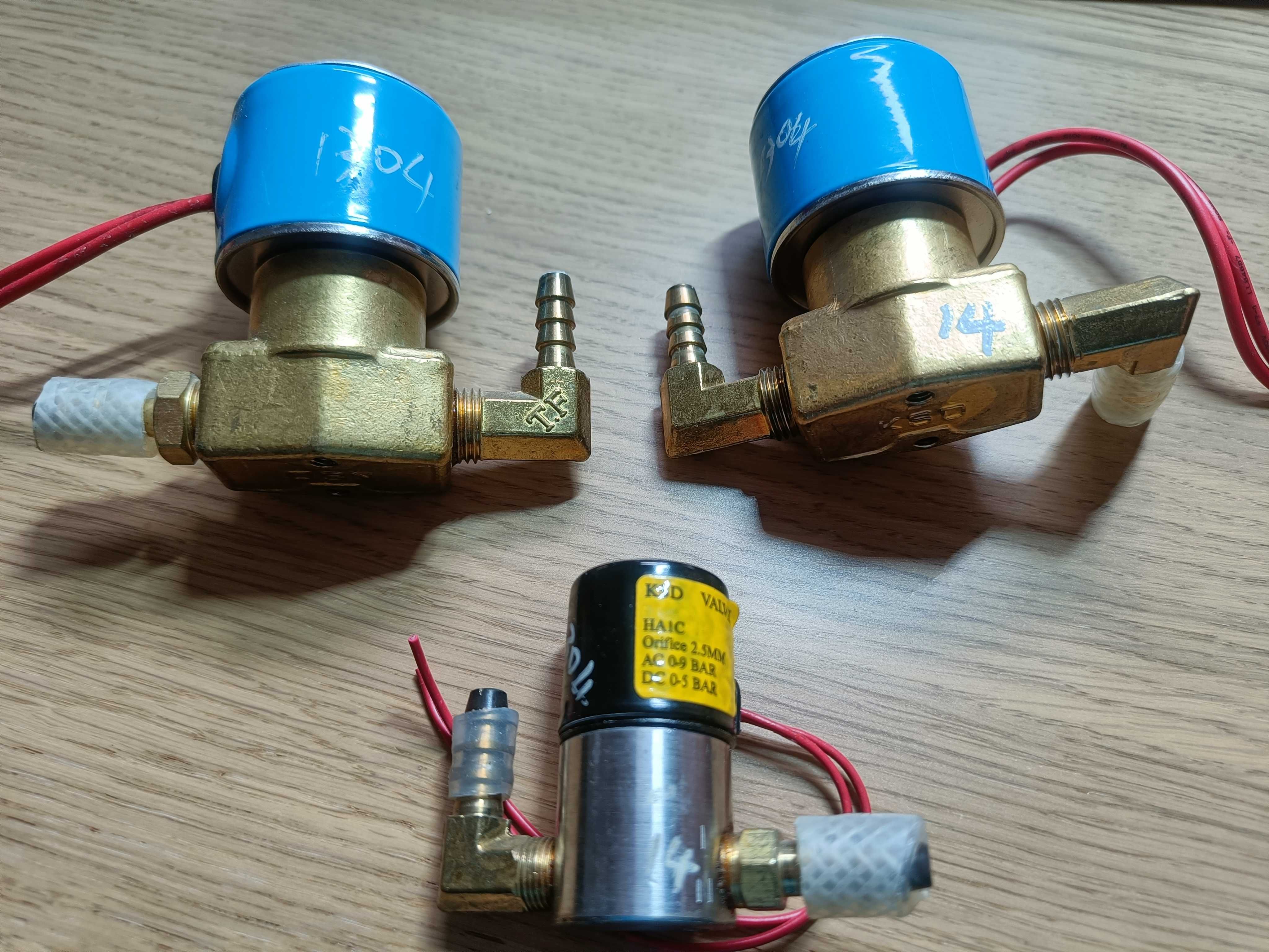 Elektrozawory trzy sztuki