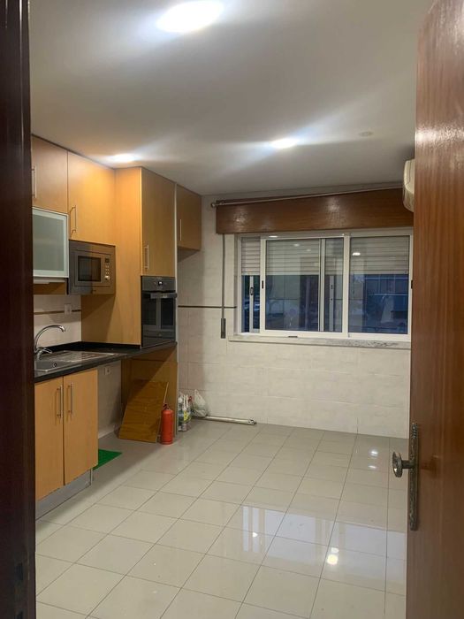 Arrendo T2 Arrentela -Seixal  850€ - só particulares