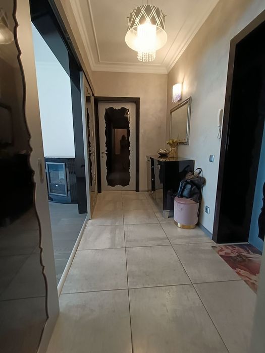 Продаж двокімнатна квартира в новому будинку