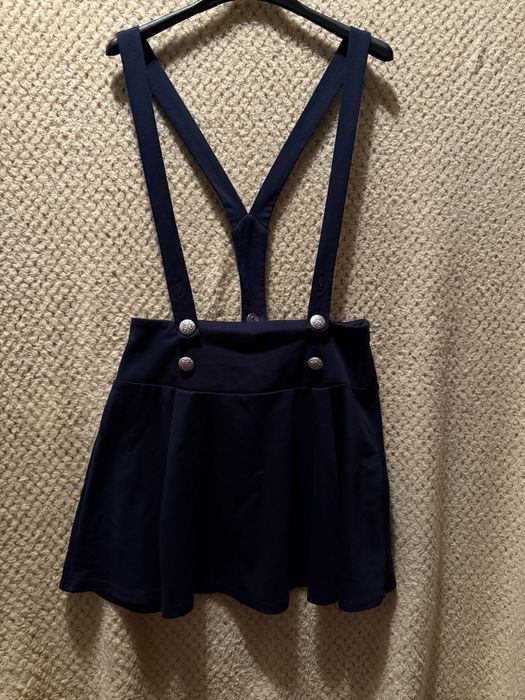 Spódnica z szelkami