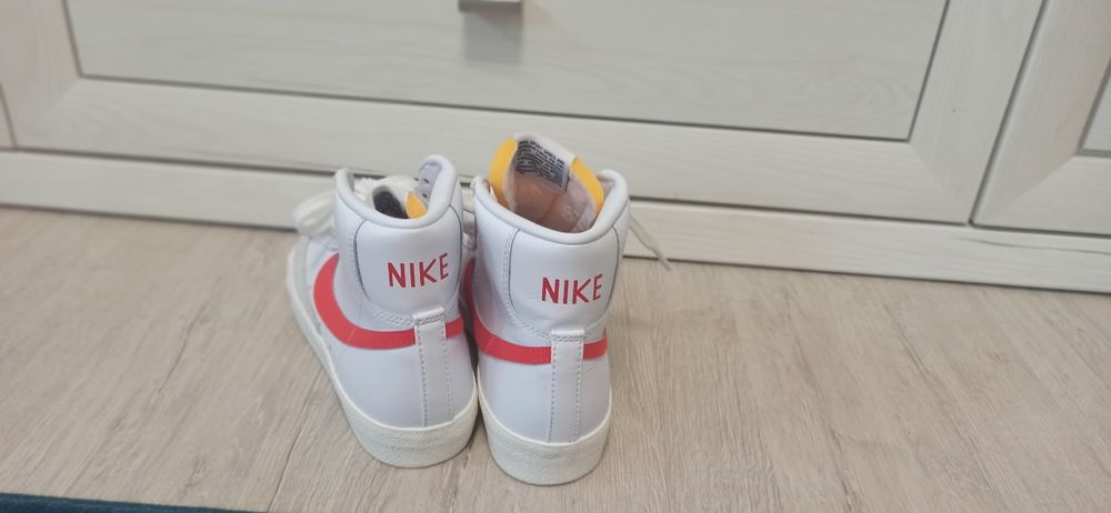Нові круті кеди  NIKE