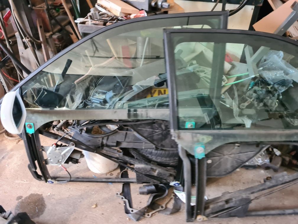 Mechanizm opuszczania szyby prawy ramka lewy Audi A3 8L 3drzwi 2002r