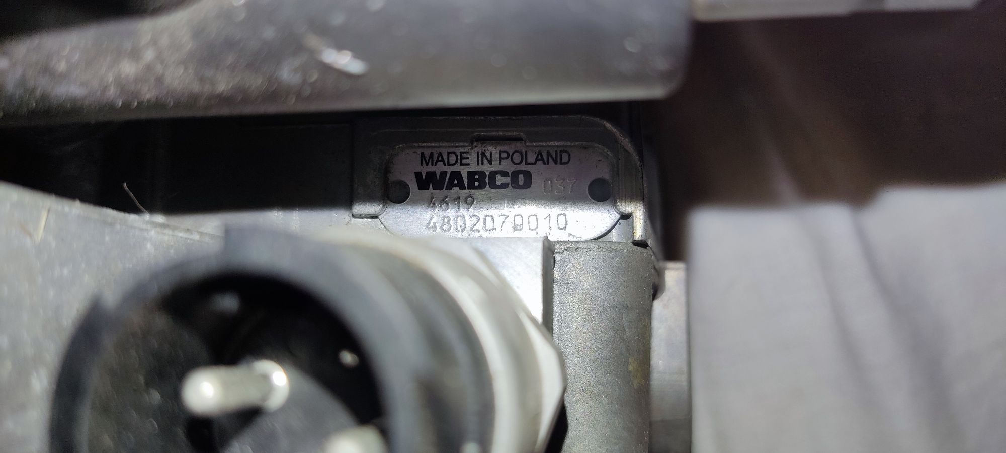 Ускорительный клапан АВС Wabco 480 207 0010