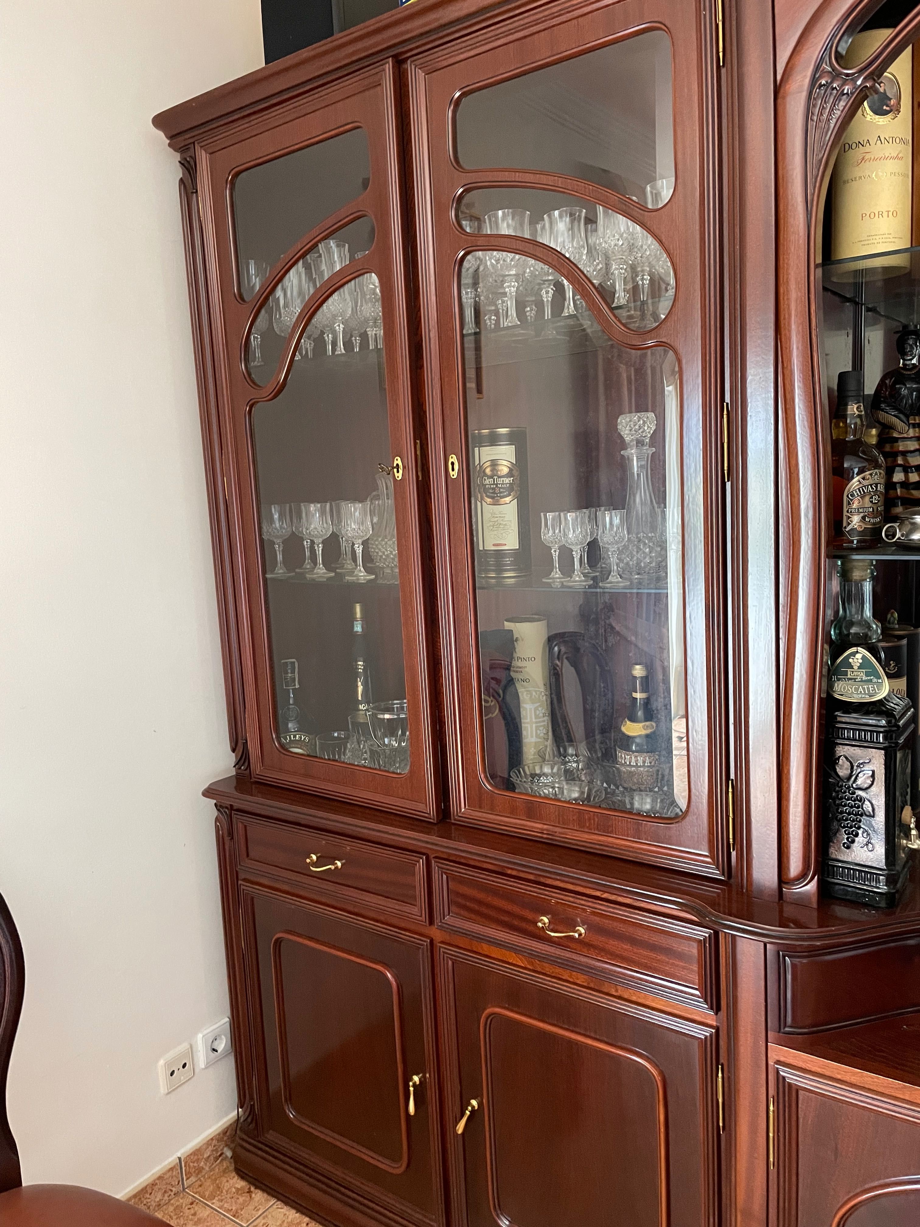 Movel cristal em perfeito estado