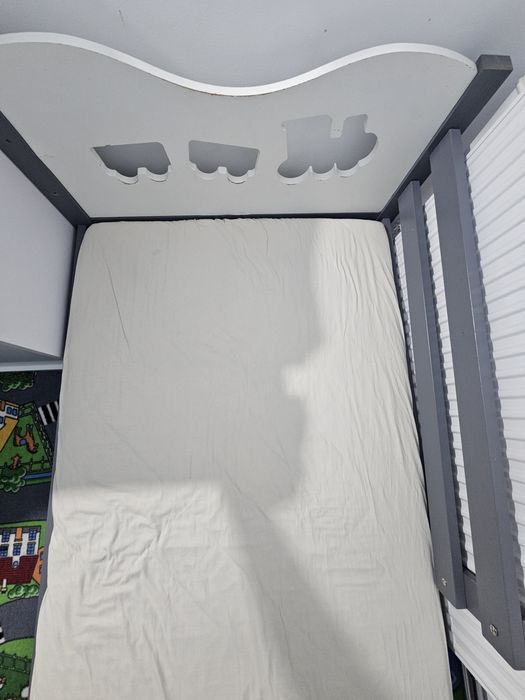 Łóżko drewniane dziecięce