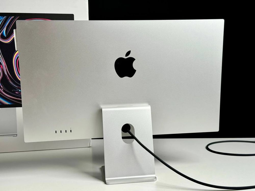 Apple Studio Display